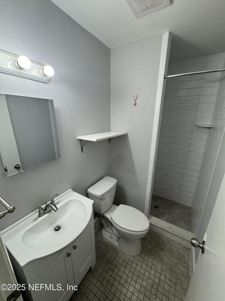 2441 Spring Park Rd Apt 56 #56 - Photo 6 of 10