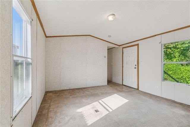 3008 River Rd - Photo 3 of 11