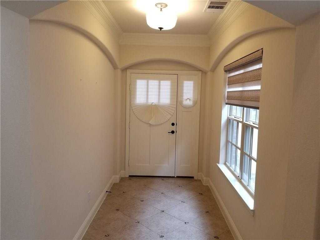 555 Waterloo Dr - Photo 3 of 24