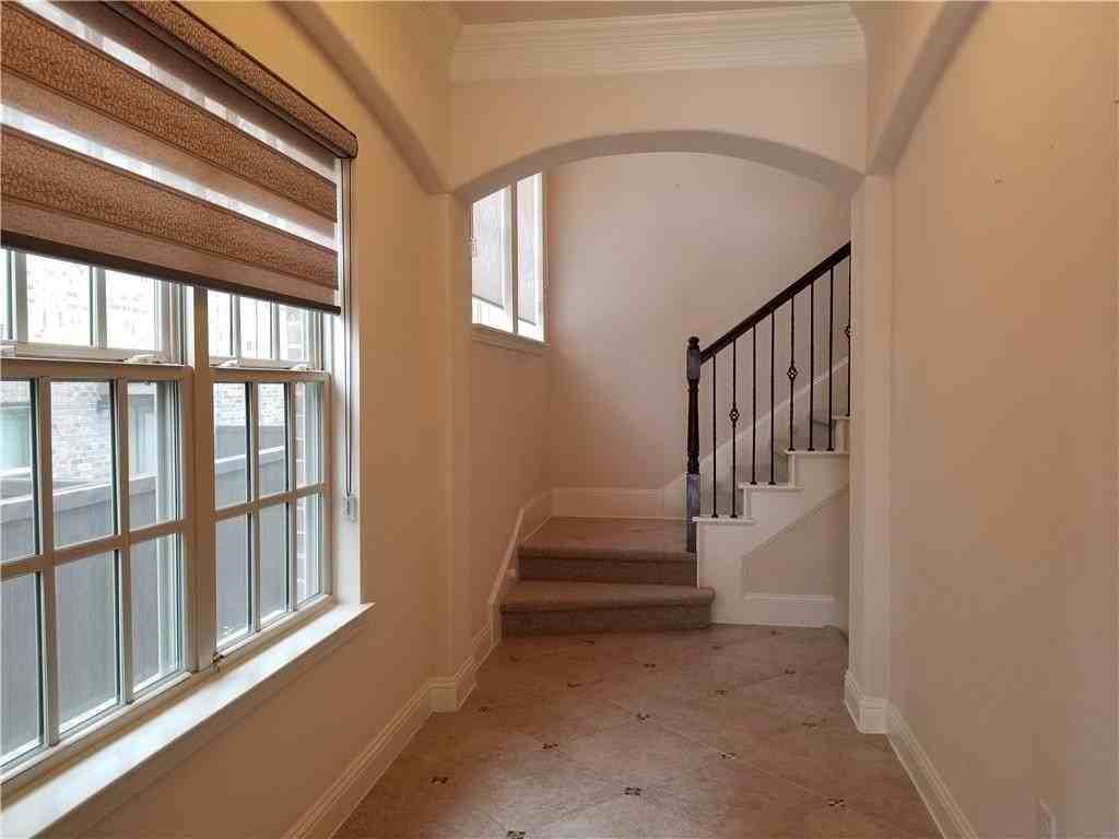 555 Waterloo Dr - Photo 4 of 24