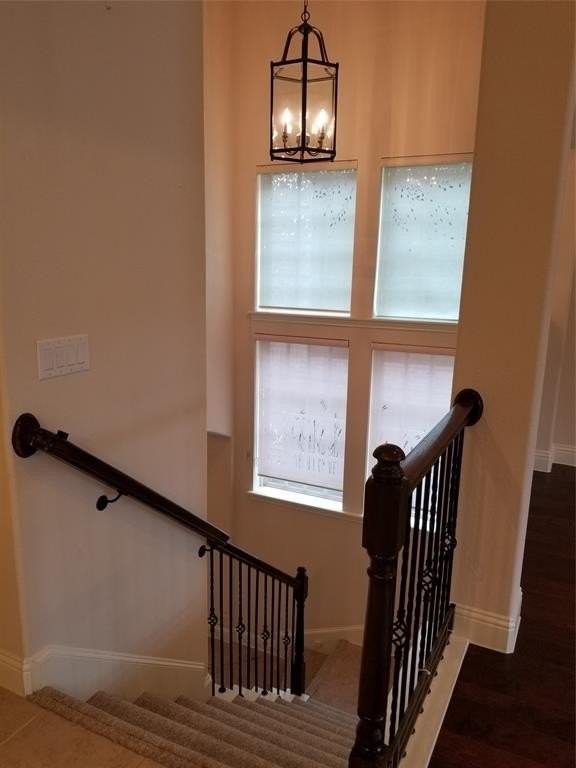 555 Waterloo Dr - Photo 5 of 24