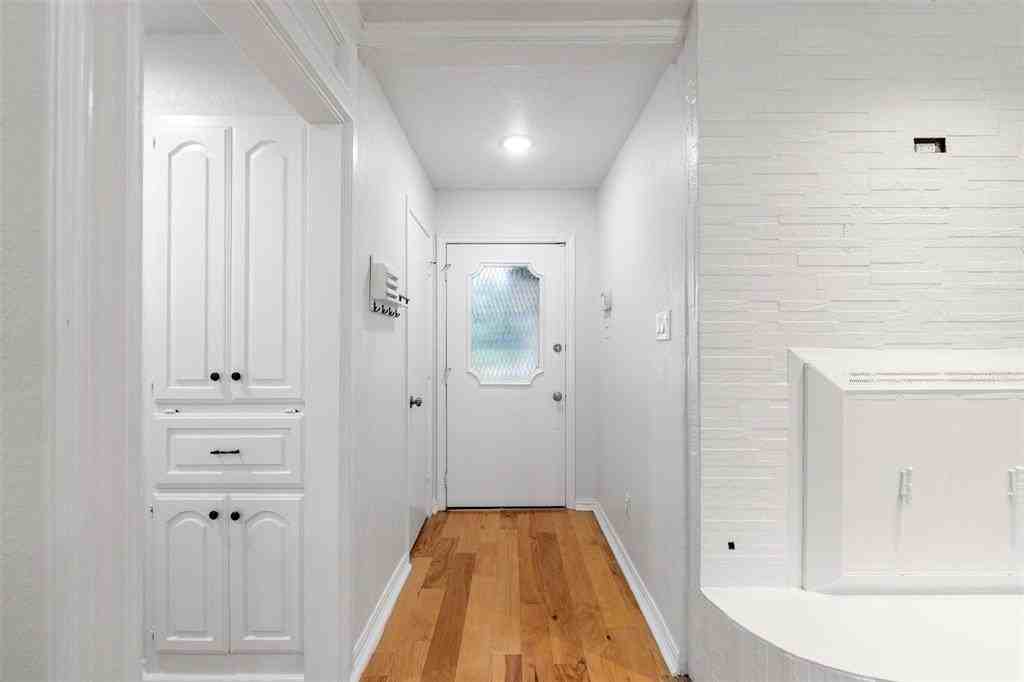 3917 Lillie Street - Photo 3 of 21