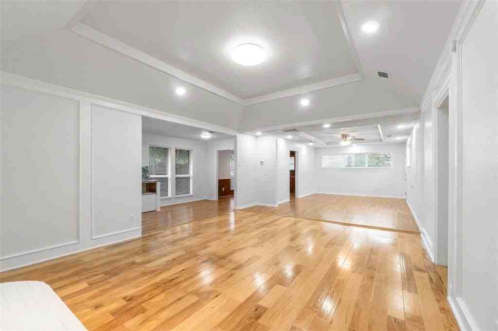 3917 Lillie Street - Photo 6 of 21