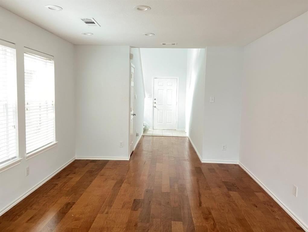 10105 Placid Drive - Photo 5 of 27