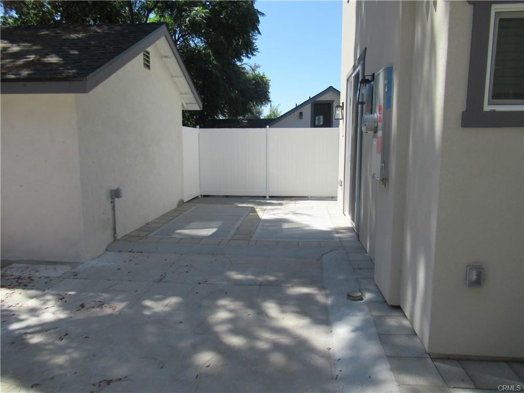 4532 Sharon Ave - Photo 2 of 7