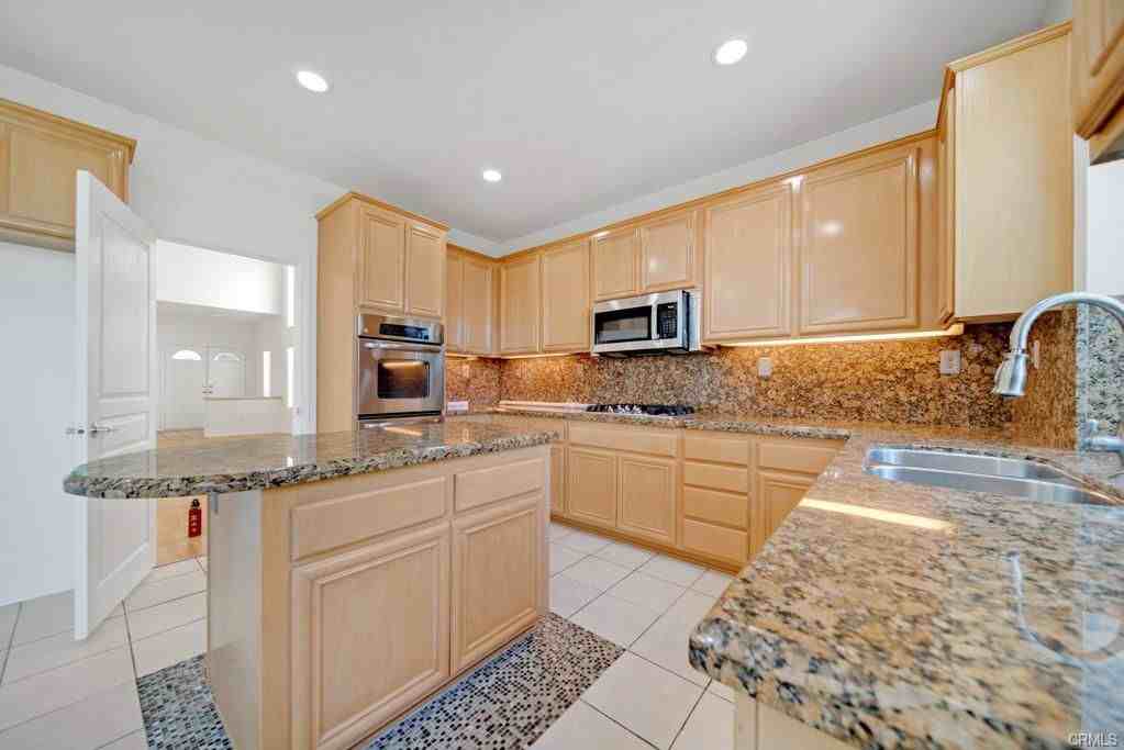 19646 Kilfinan St - Photo 2 of 8