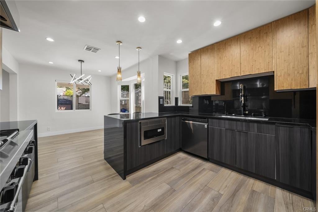 10341 Mcclemont Ave - Photo 3 of 8