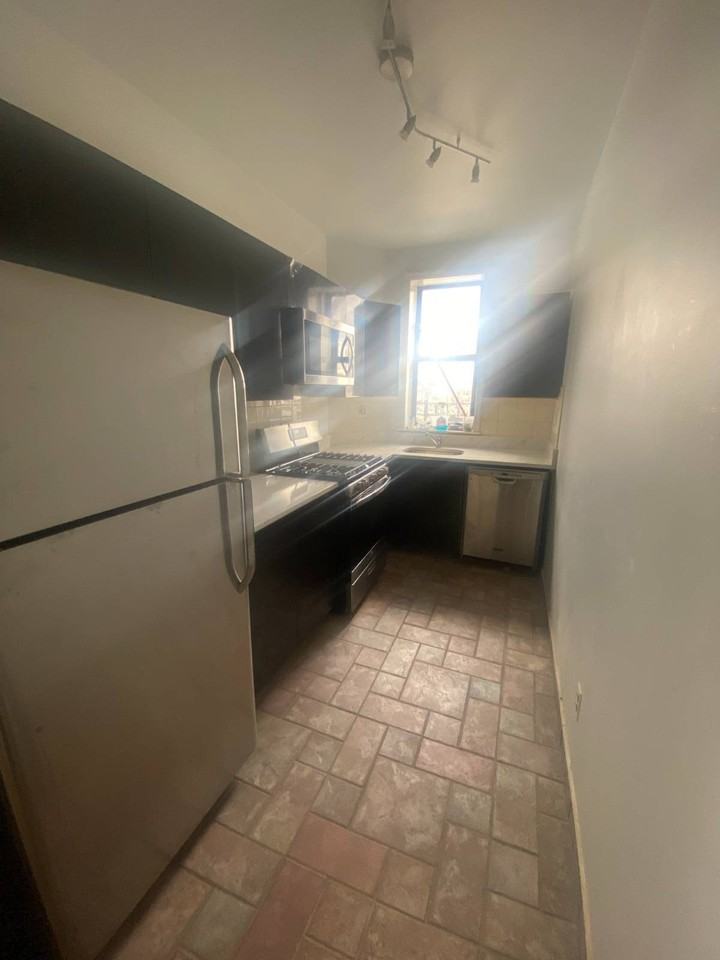 36th Ave & Steinway - Photo 2 of 15