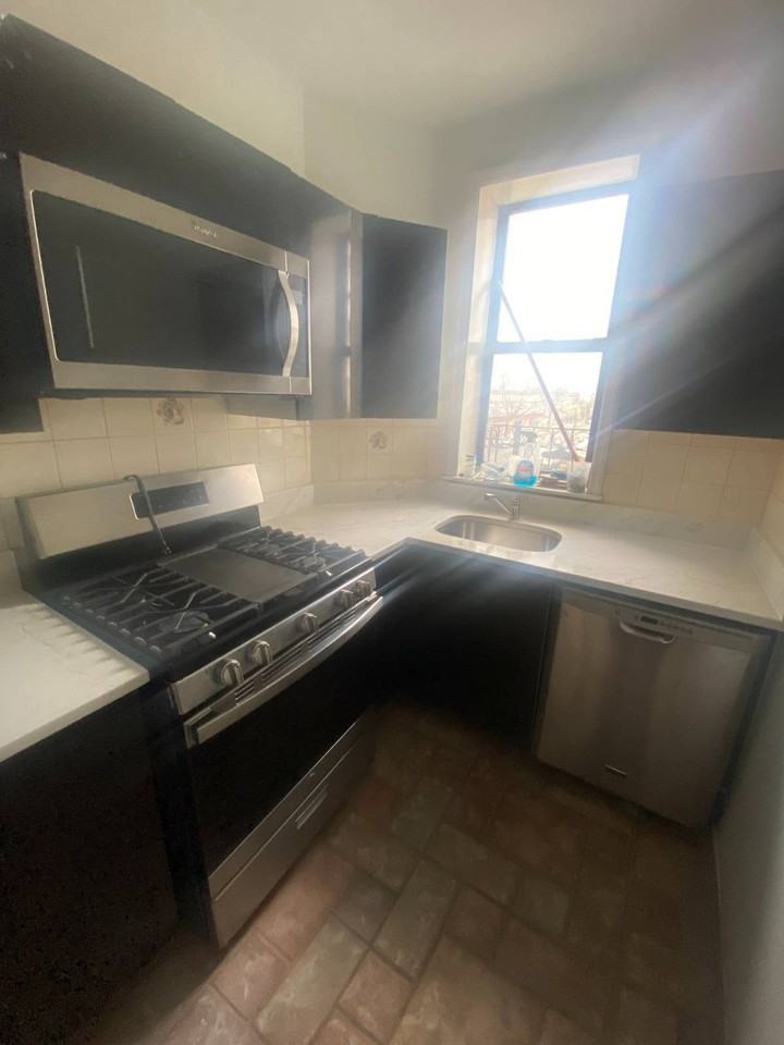 36th Ave & Steinway - Photo 3 of 15