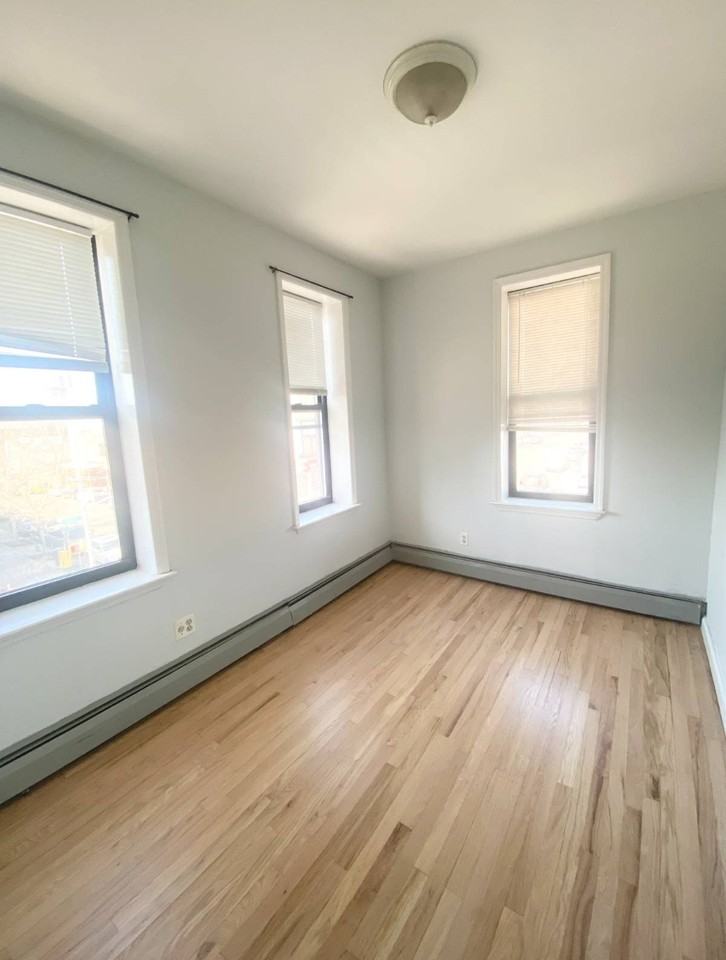 36th Ave & Steinway - Photo 7 of 15