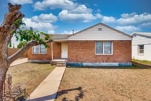 2708 Delano Ave - Photo 1 of 1