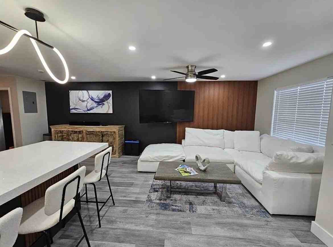 2016 Dock St - Photo 6 of 12