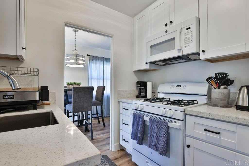 4685 E Mountain View Dr - Photo 4 of 20