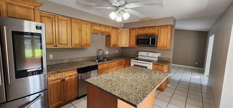 5901 Aires Ave - Photo 7 of 24