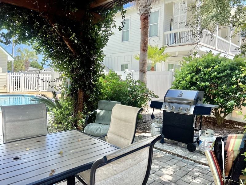 100 Woodward St - Photo 2 of 16