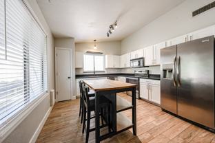 440 E Del Rio St - Photo 1 of 1