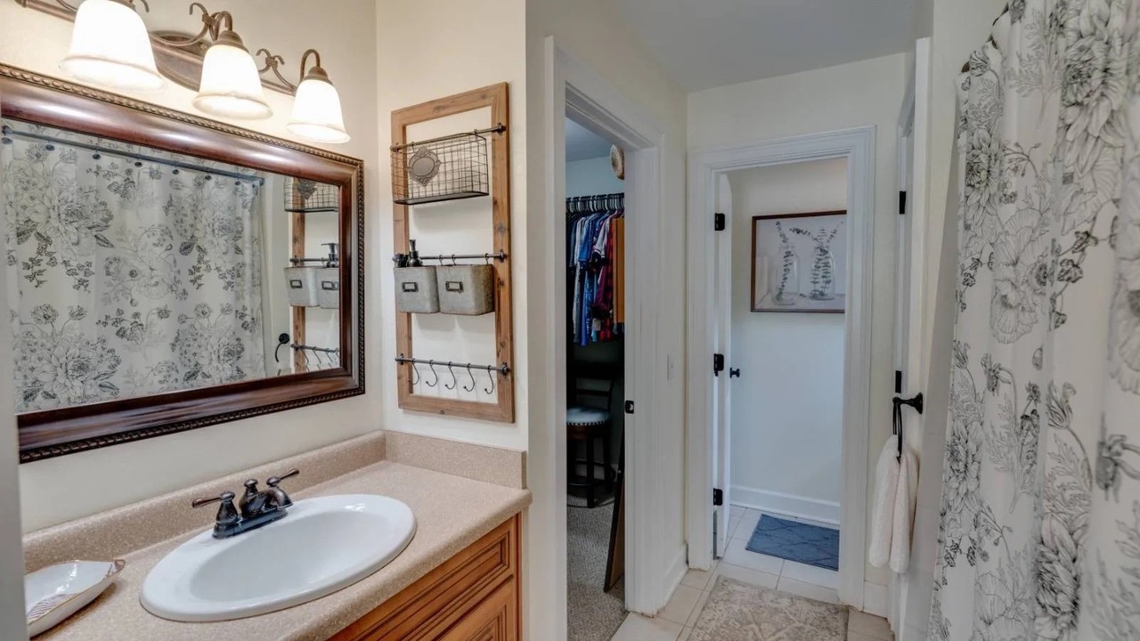 127 Eagles Landing Dr #NA - Photo 6 of 11
