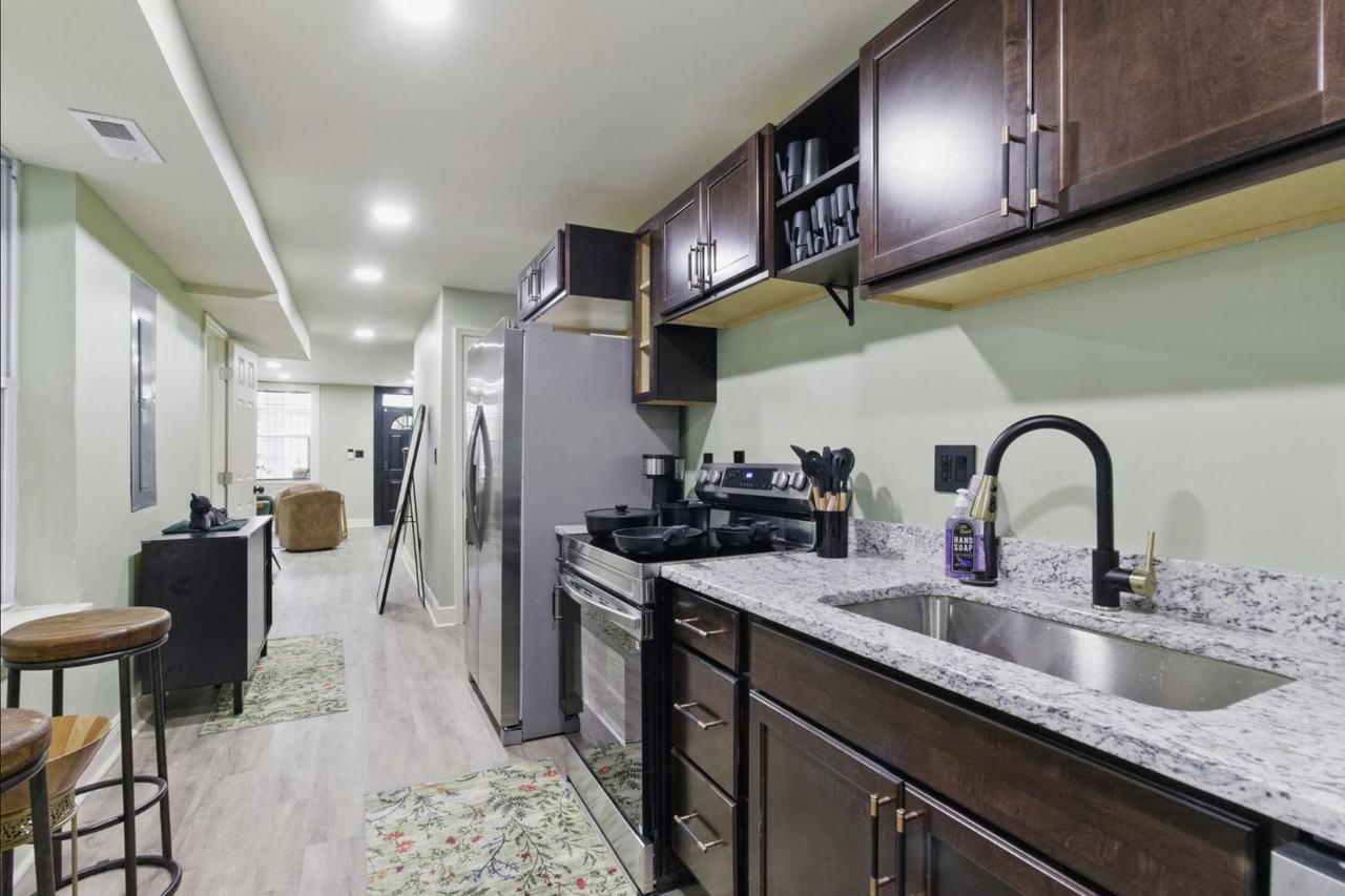 1232 W Lombard St - Photo 3 of 10