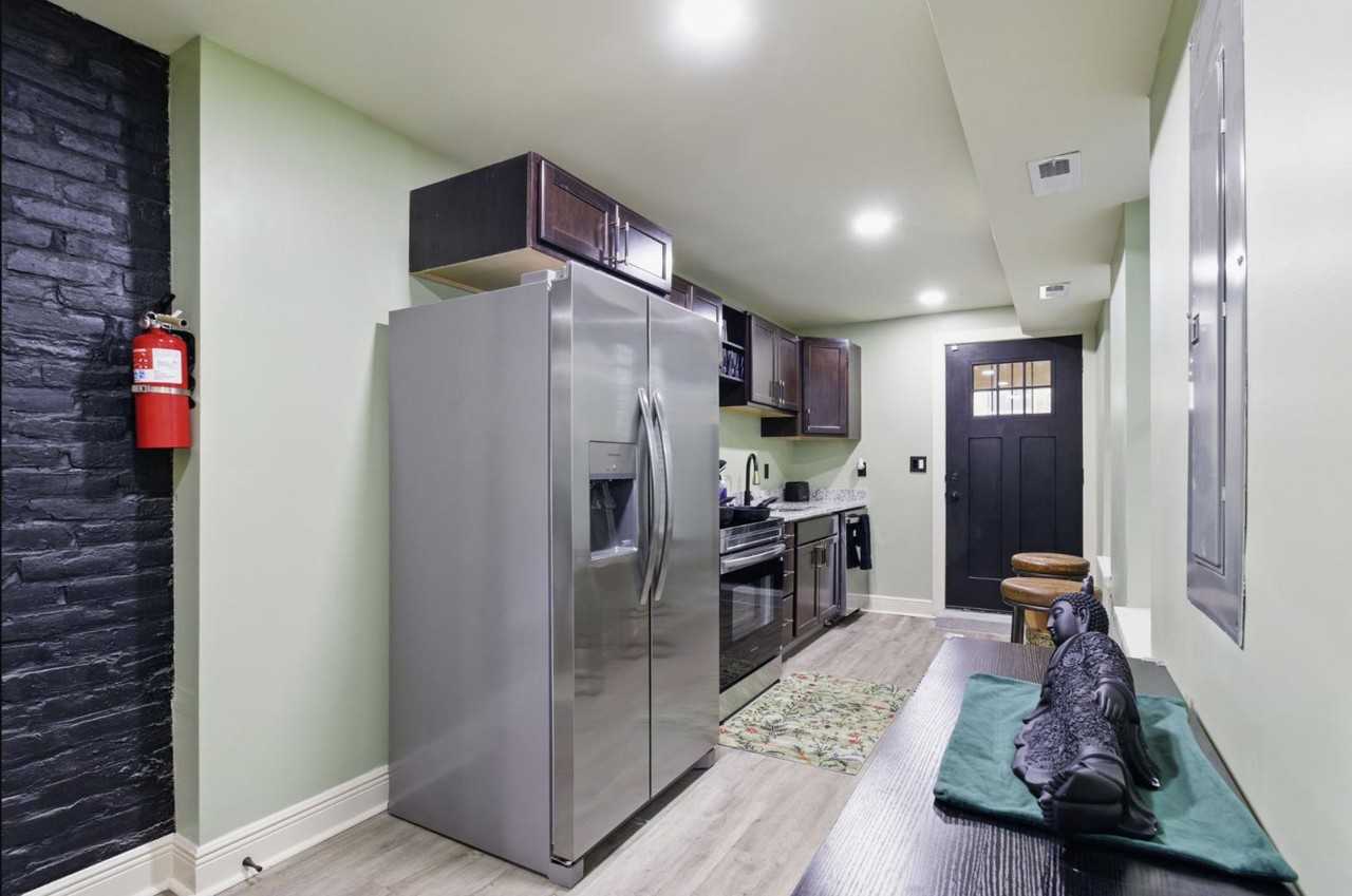 1232 W Lombard St - Photo 6 of 10