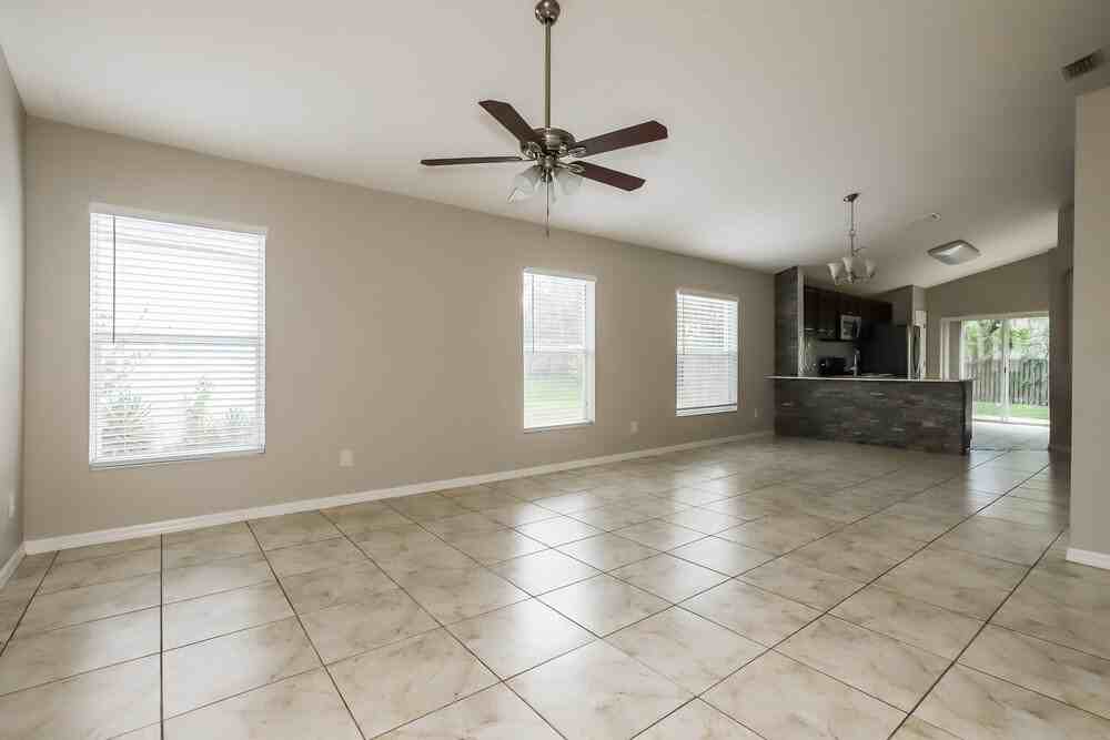 14911 Stag Creek Cir - Photo 3 of 16