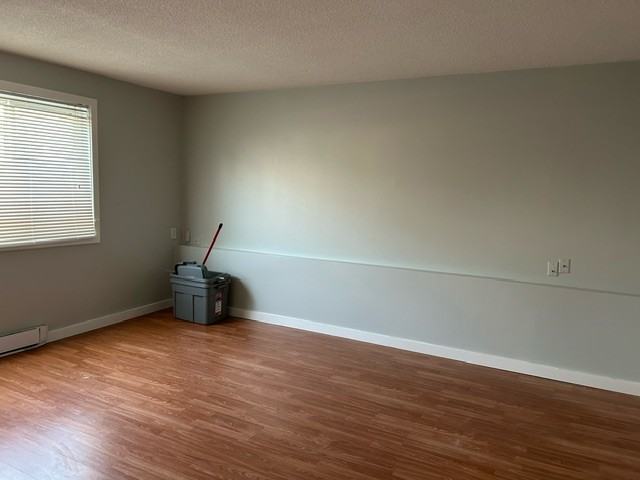 695 Railway Avenue - Photo 6 of 8