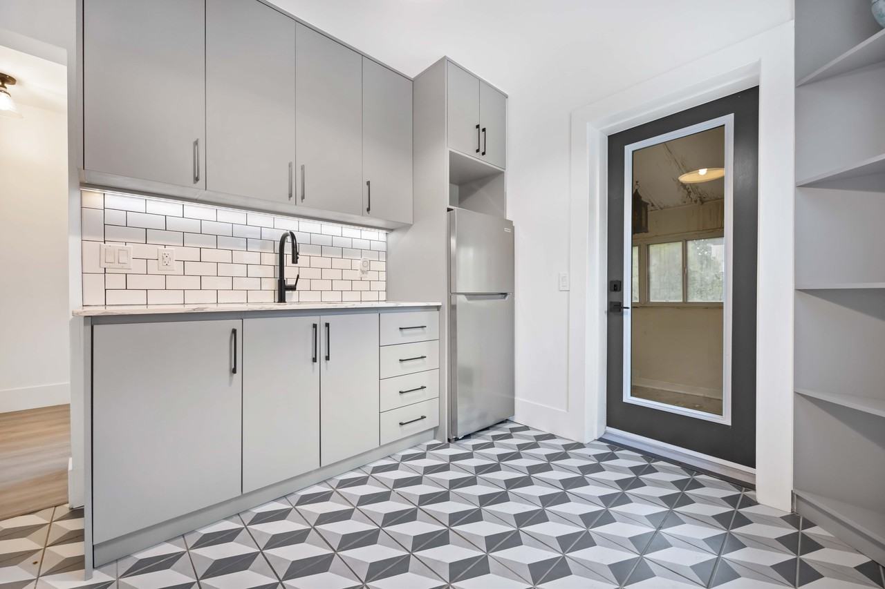 647 Saint Clair Avenue West #A - Photo 2 of 11