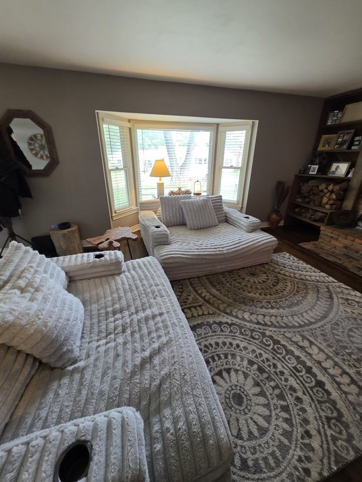 280 Fairgrove St #280 - Photo 3 of 17