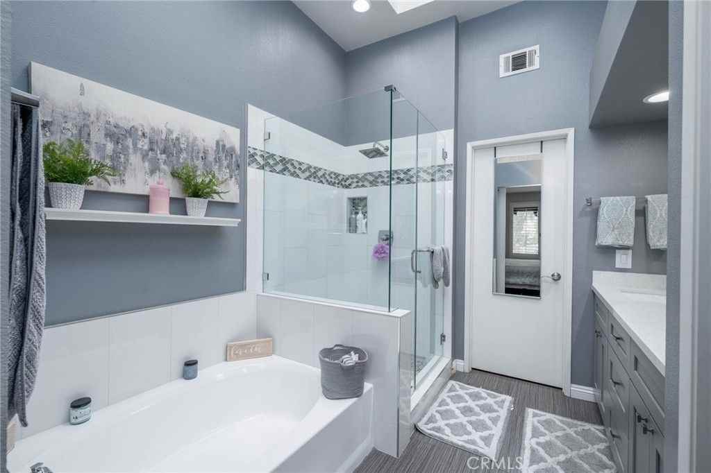 956 N Turner Ave ##26 - Photo 3 of 9