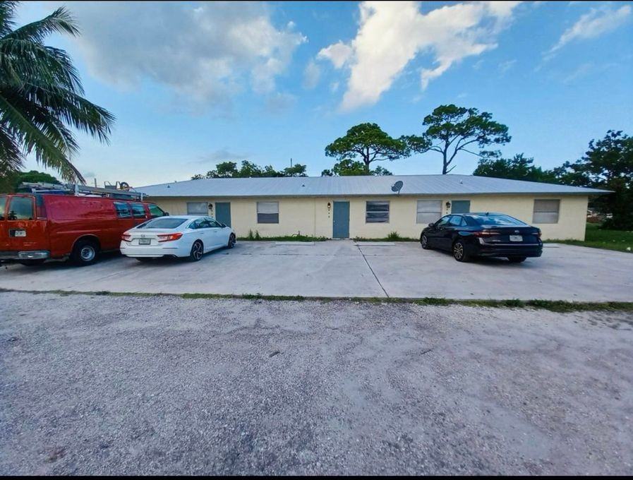 948 Fra Mar Pl - Photo 2 of 8