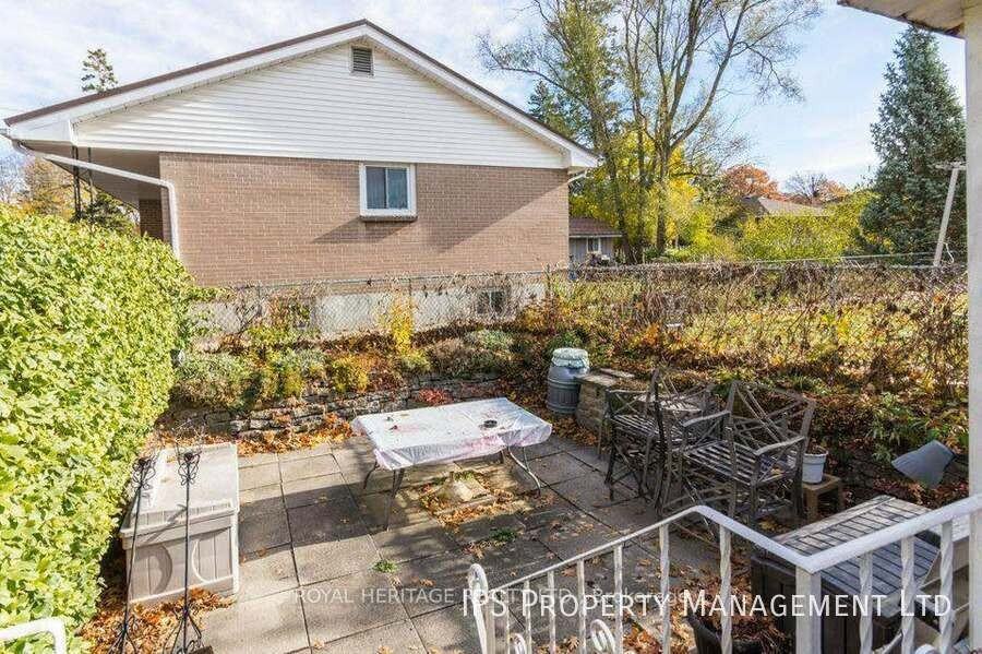 255 Farley Ave - Photo 2 of 17