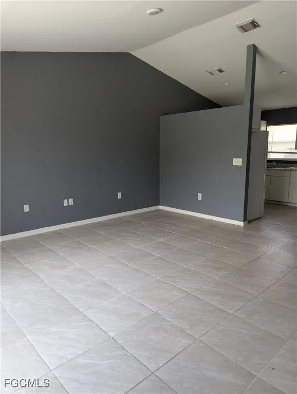 2405 Mansfield Ave S - Photo 5 of 14