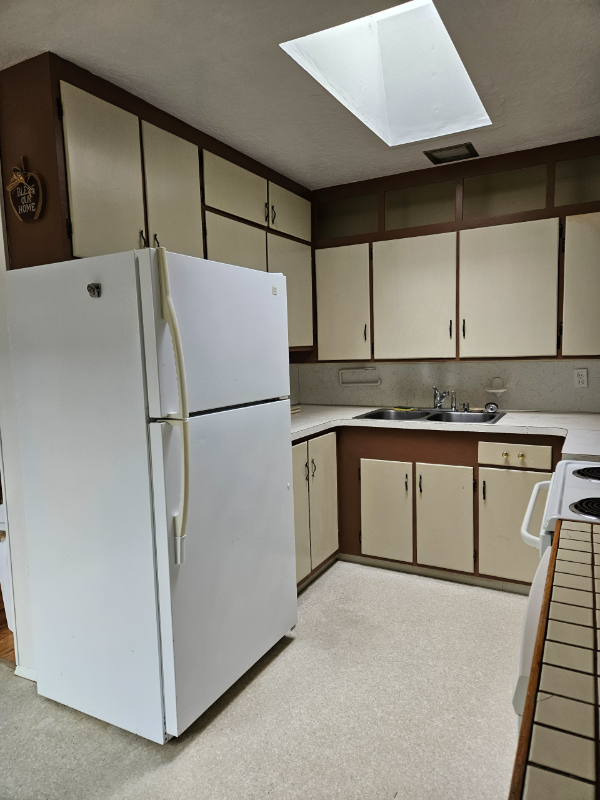 824 Arago Ave - Photo 3 of 11