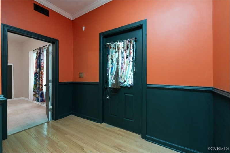 2203 Edwards Ave - Photo 5 of 11