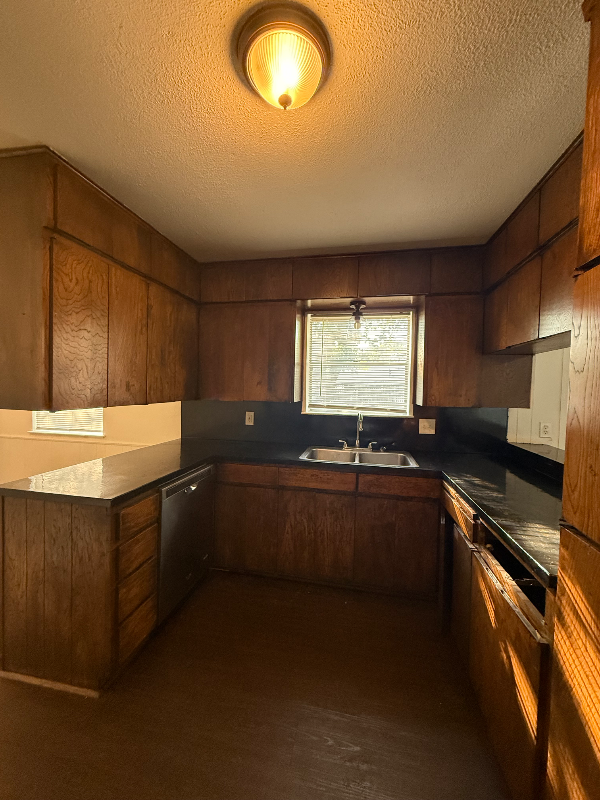 5805 Mccart Ave - Photo 3 of 11