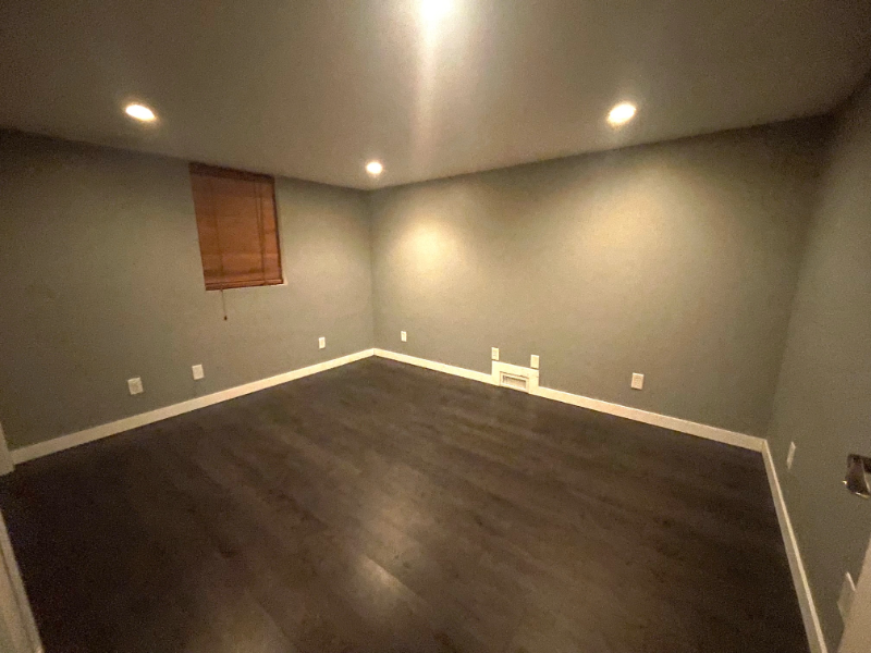 525 Sw Maple St - Photo 7 of 12