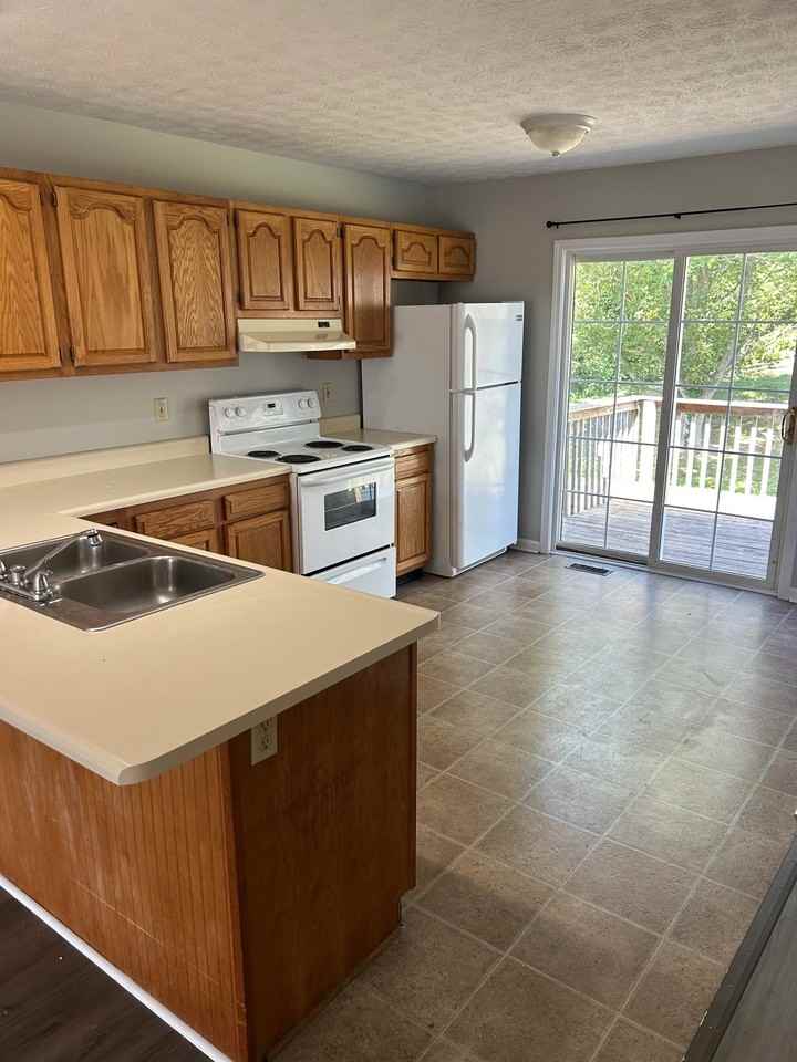 718 Parkway Ave #NA - Photo 2 of 9