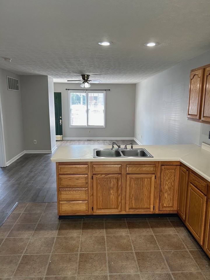 718 Parkway Ave #NA - Photo 3 of 9