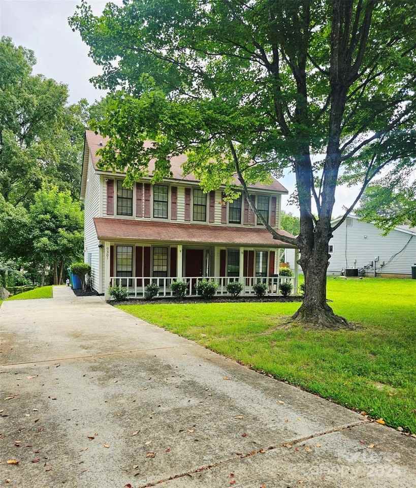 9301 Chislehurst Rd - Photo 3 of 16