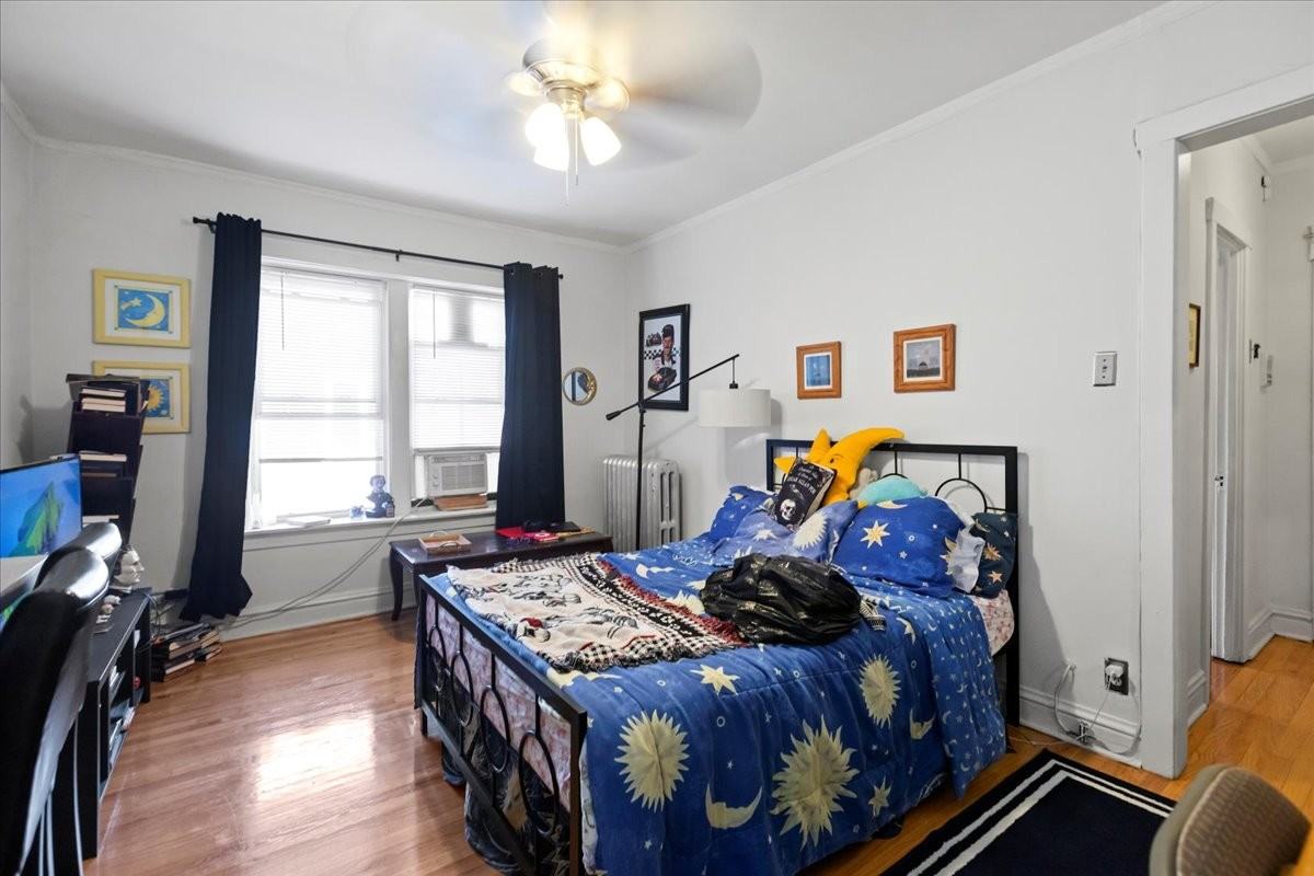 656 W Oakdale Ave #3B