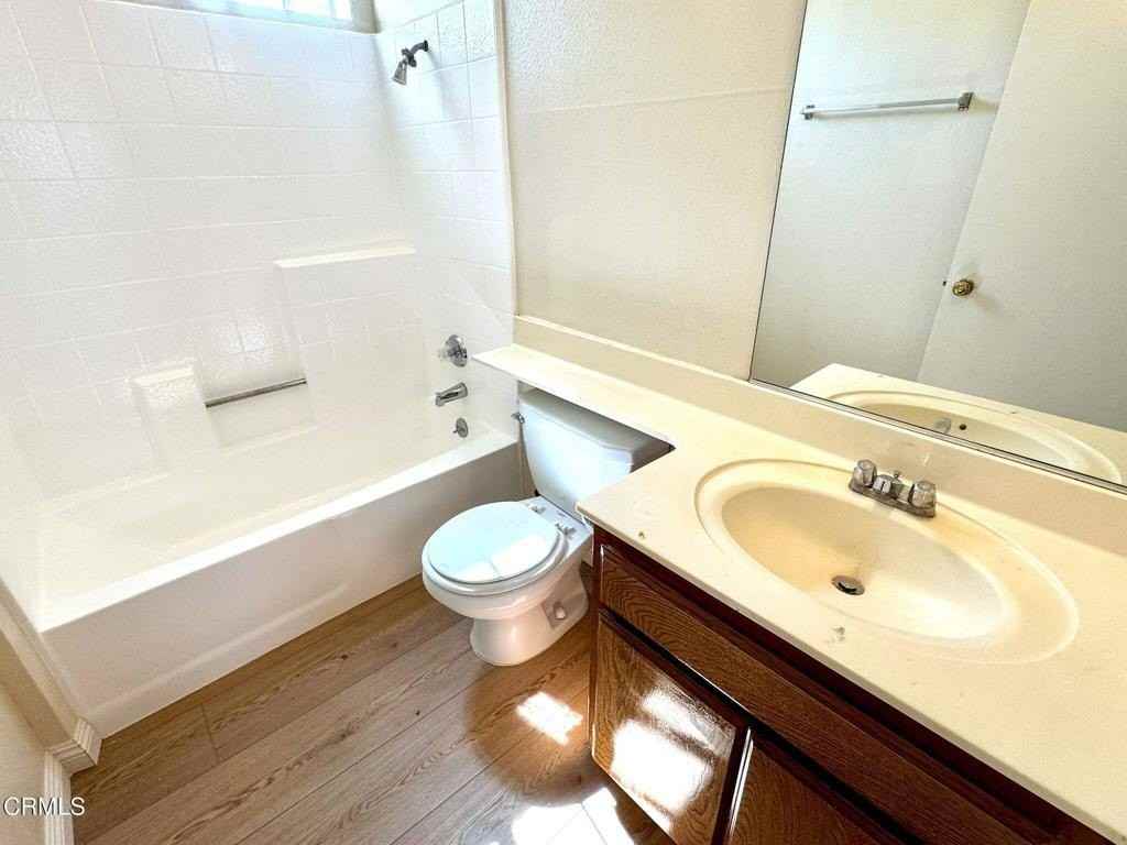 336 North Chapel Avenue - Photo 7 of 9