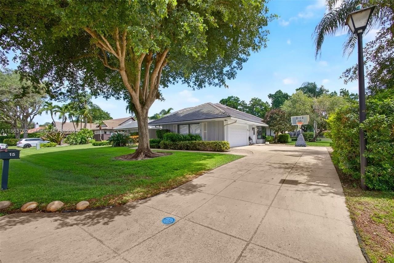 15 Balfour Rd W - Photo 3 of 50