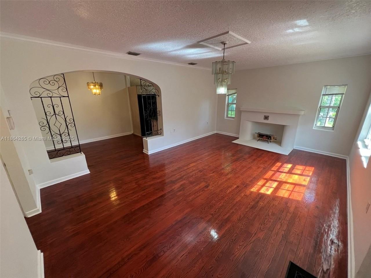 695 Ne 81st St #1 - Photo 5 of 24