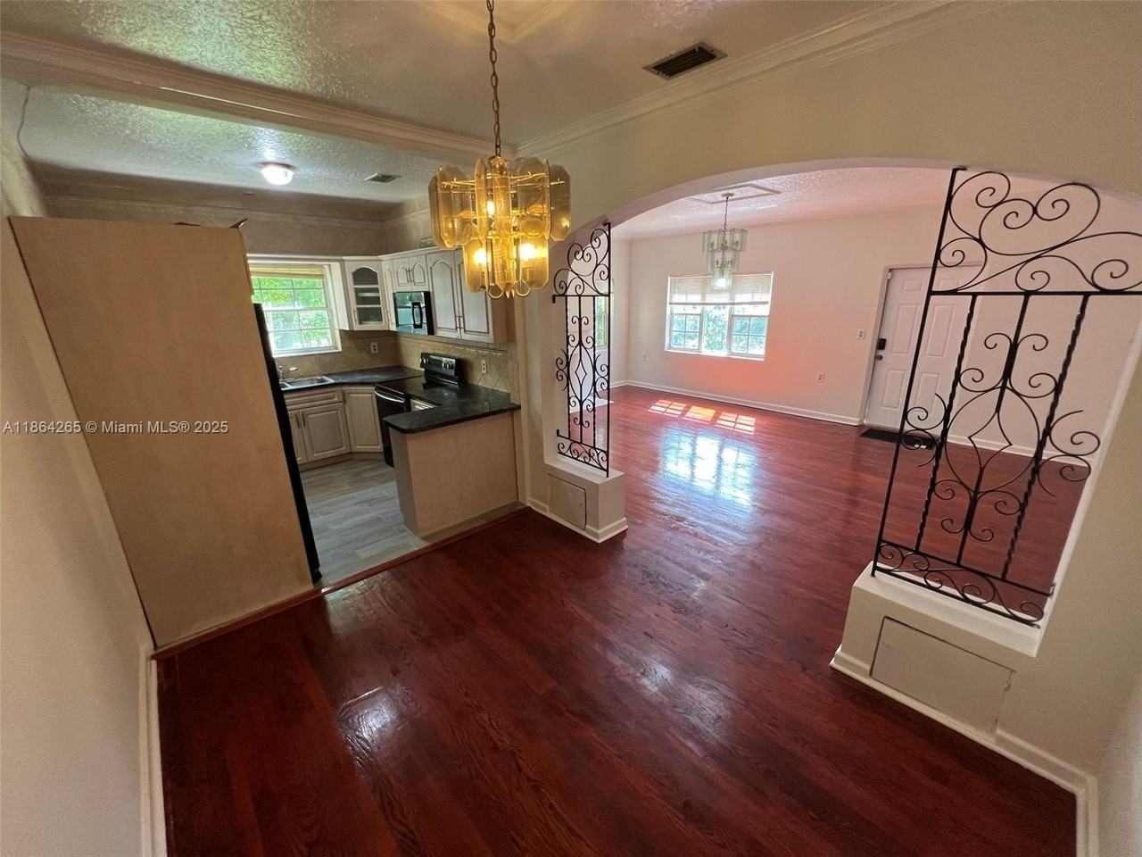 695 Ne 81st St #1 - Photo 6 of 24