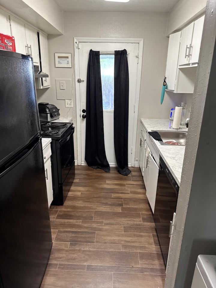 Meadowood Circle - Photo 2 of 7