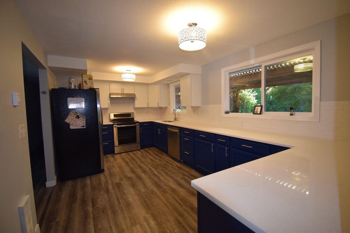 712 Ne 122nd Ave - Photo 2 of 19