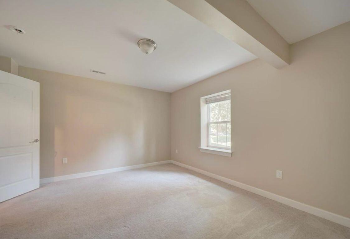 18413 Cedar Dr - Photo 4 of 20
