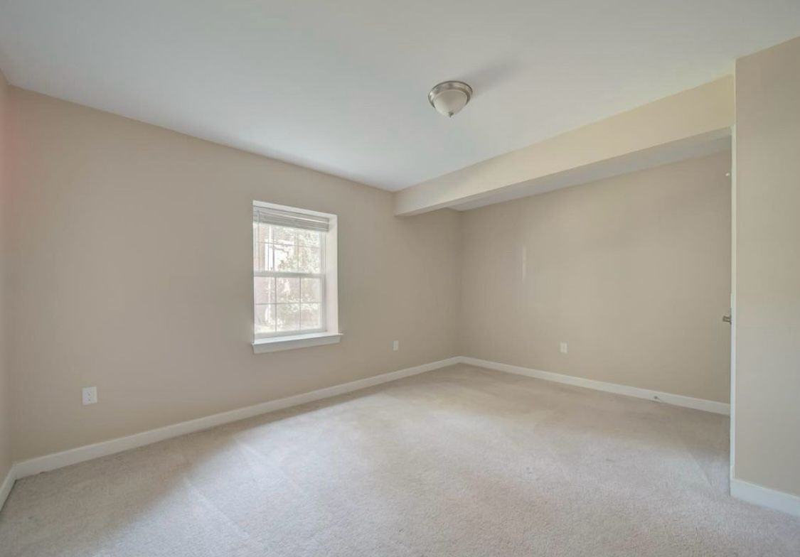 18413 Cedar Dr - Photo 5 of 20