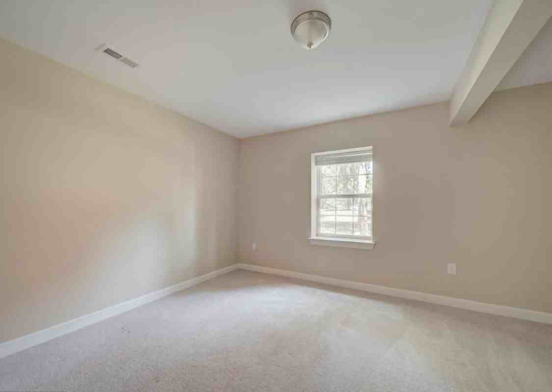 18413 Cedar Dr - Photo 6 of 20