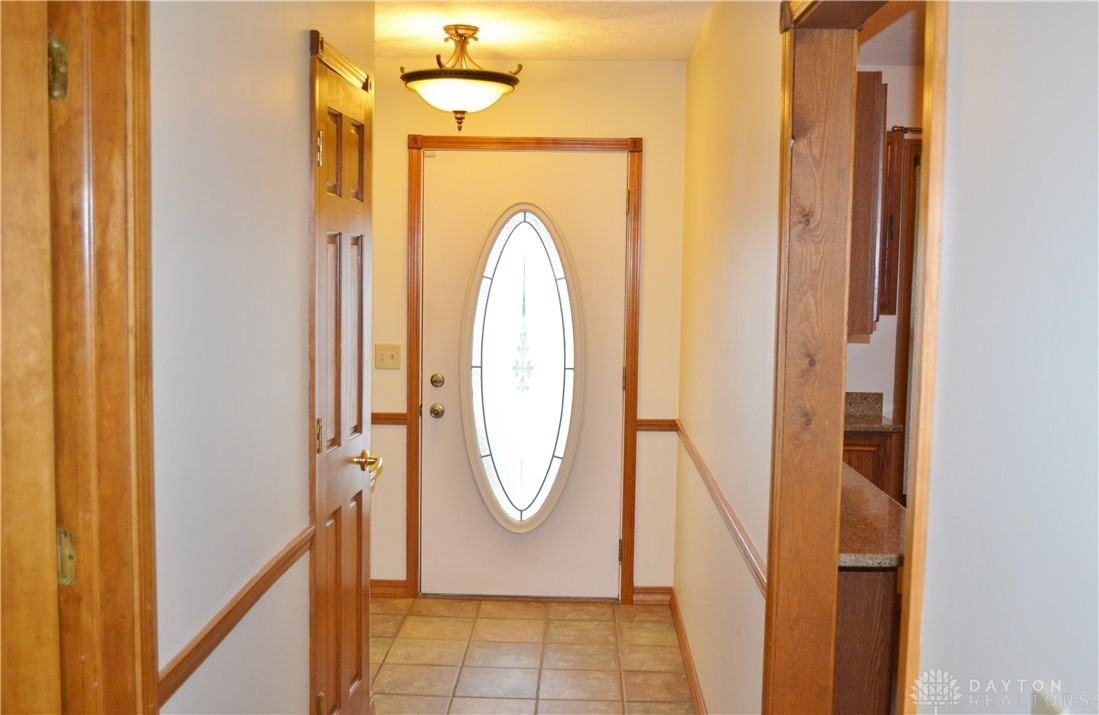 5858 Oldham Dr - Photo 3 of 31