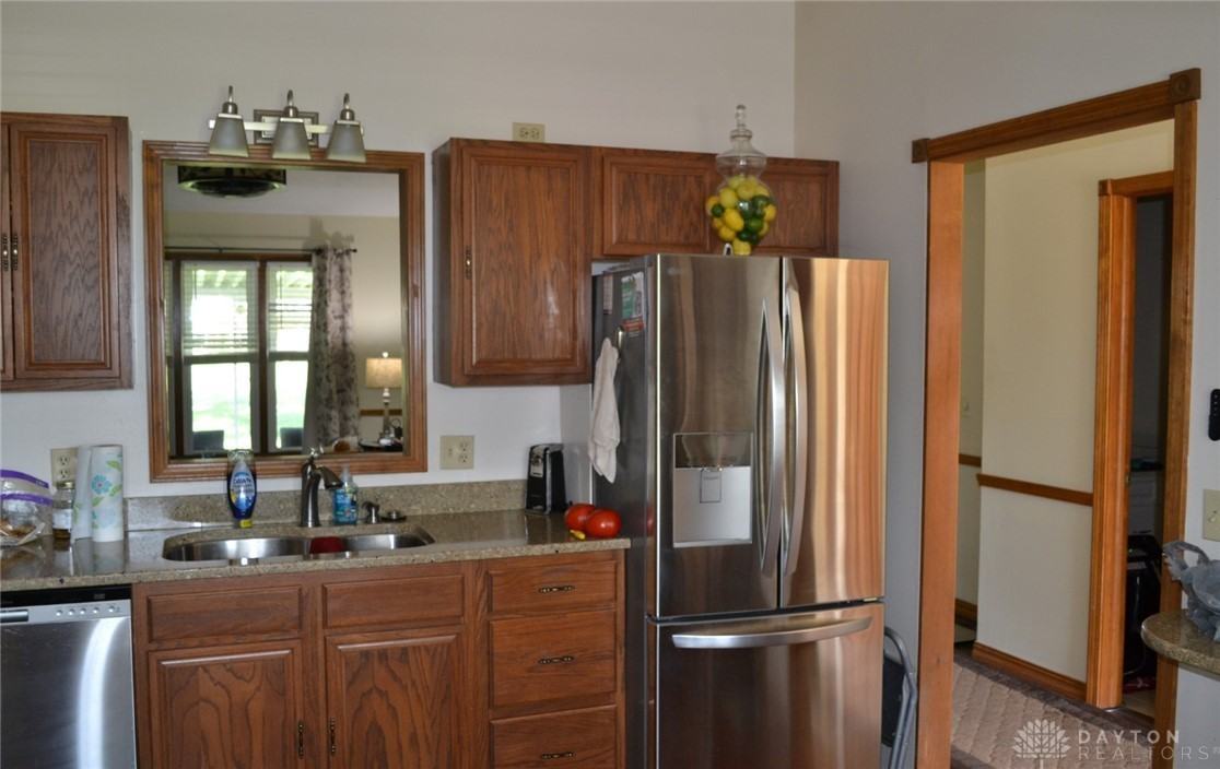 5858 Oldham Dr - Photo 4 of 31